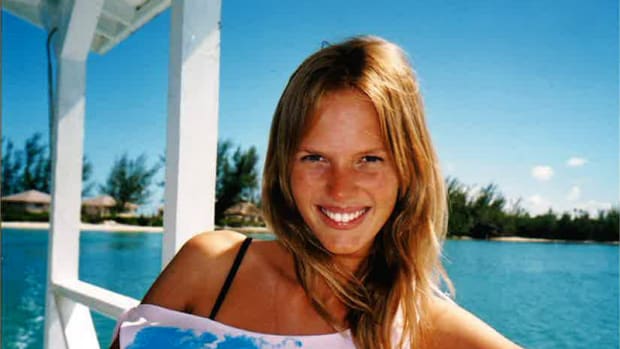 anne-v-2005-rookie-bts-11.jpg